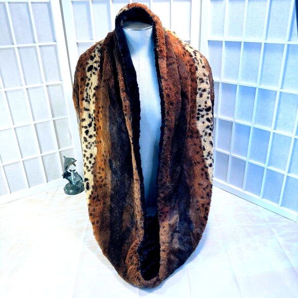 Faux Fur Reversable Infinity Scarf - Picture 2 of 12
